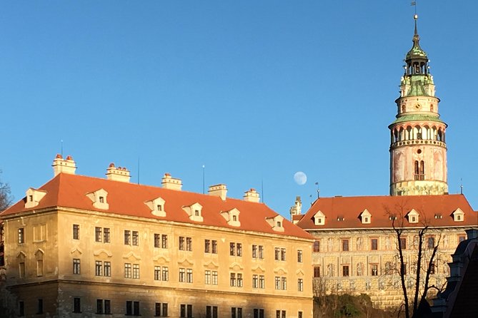 Private evening tour Cesky Krumlov Old Town and Castle area - St. Vitus Church: Gothic lines and Baroque furnishings