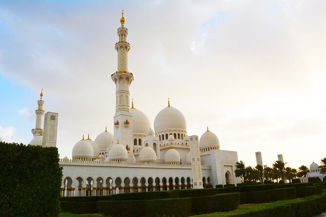 Private Full Day Tour Abu Dhabi City, Grand Mosque & Palace - Marina Mall and lunch at your own cost