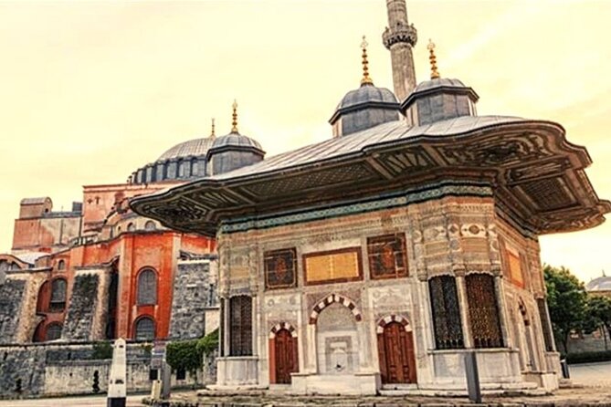 Private Guided Basilica Cistern and Topkapi Palace with Skip Line - Why a private guide changes the visit