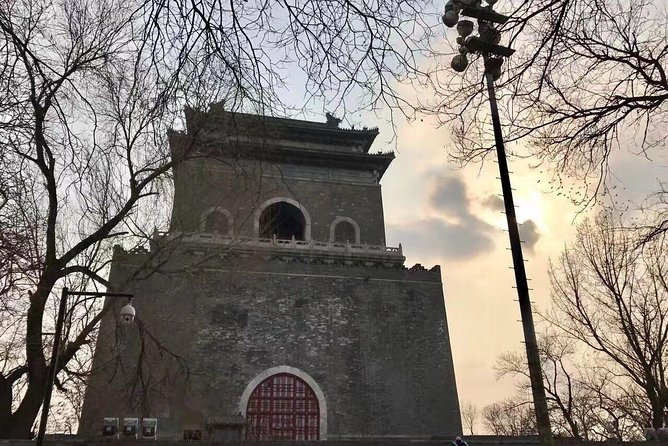 Private Hutong Tour: Prince Gong's Palace, Drum & Bell Tower - Walking the hutongs around Shichahai