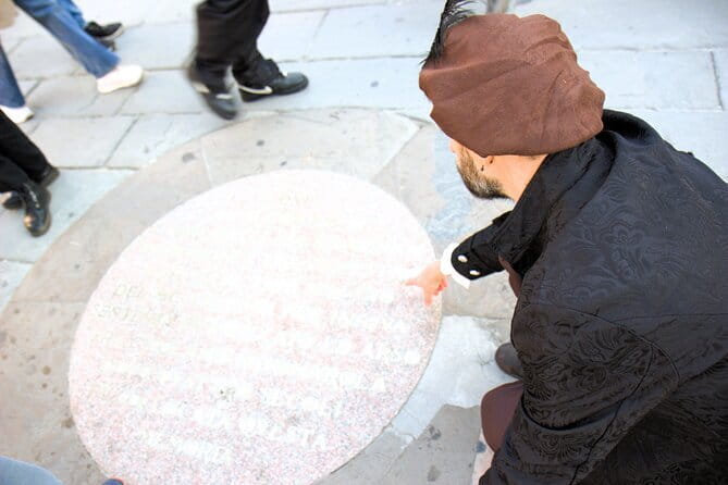Private Kids Treasure Hunt in Palazzo Vecchio. Timed entry! - Entering Palazzo Vecchio through the medieval city hall