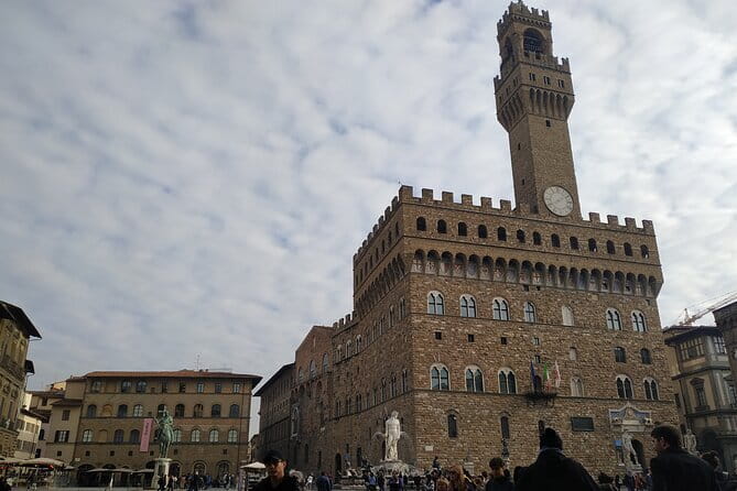Private Kids Treasure Hunt in Palazzo Vecchio. Timed entry! - Seeing Palazzo Vecchio with all four senses
