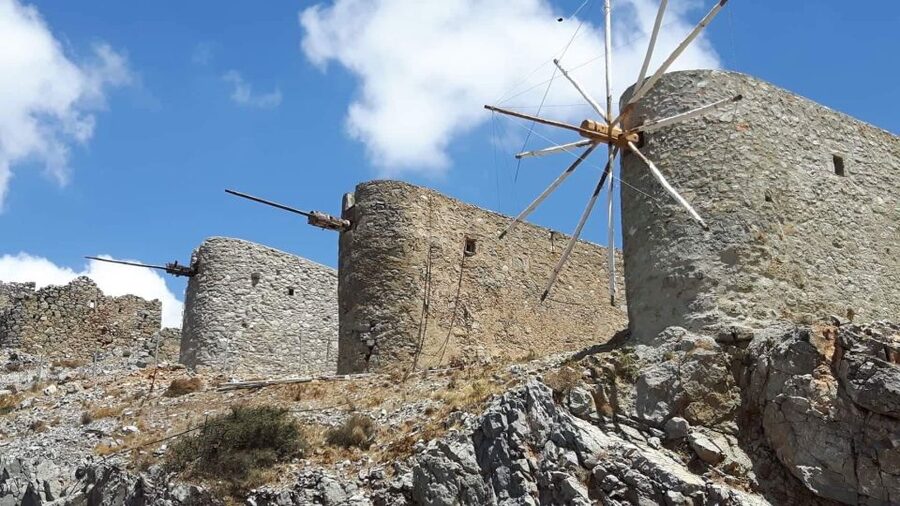 Private-Knossos Palace-Zeus -Villages-Olive Oil Factory - Lunch at a family restaurant on the mountain