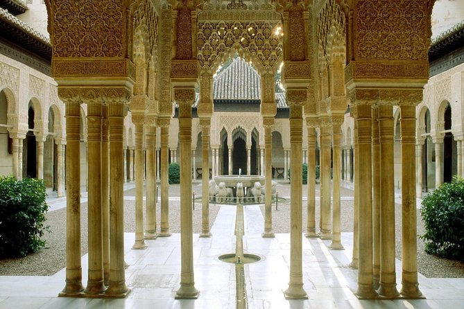 Private official tour guide for visit to Alhambra in Granada from Cordoba Hotel - Three Hours Inside the Alhambra