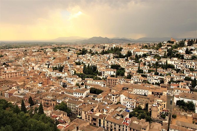 Private official tour guide for visit to Alhambra in Granada from Cordoba Hotel - Generalife Palace and Its Gardens