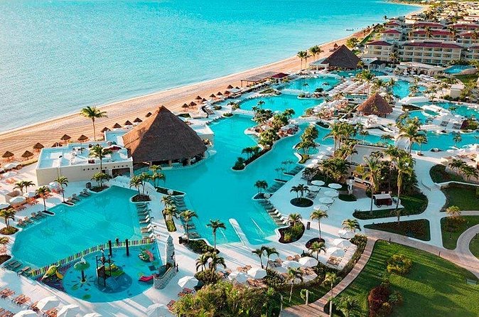 Private Shuttle in Cancun Airport and Moon Palace Sunrise - Who will get the most from this transfer