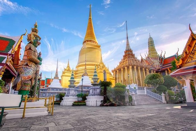 Private Tour: Bangkok's Grand Palace Complex and Wat Phra Kaew - The guide makes or breaks this tour