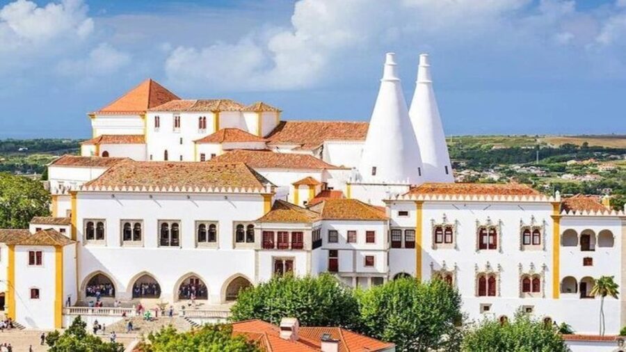 PRIVATE Tour From Lisbon: Sintra, Pena Palace and Cascais - Guide quality and the private format