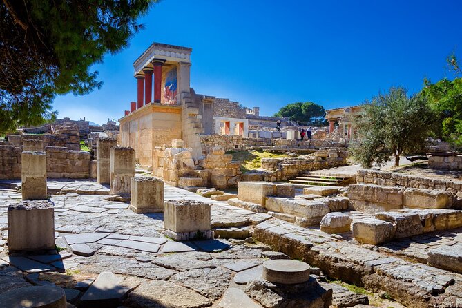 Private Tour Knossos Palace-Archaeological Museum-Heraklion Town - A short look at central Heraklion