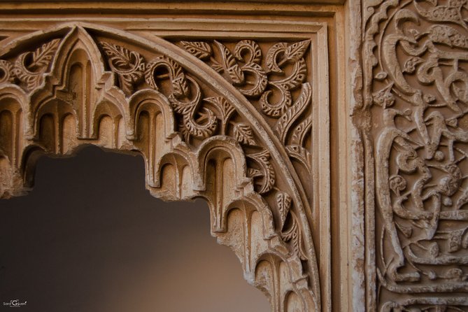 Private Tour to The Alhambra with Nasrid Palaces in Granada - The Alhambra: a fortified city, not just a palace