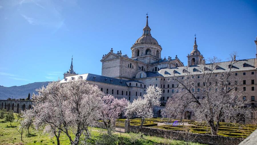 PRIVATE VIP tour: El ESCORIAL Monastery & Palace & Library - The Basilica of San Lawrence
