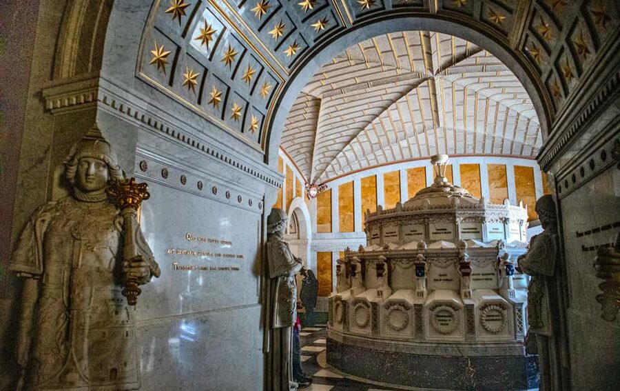 PRIVATE VIP tour: El ESCORIAL Monastery & Palace & Library - Paintings by Velázquez, Tintoretto, and Titian