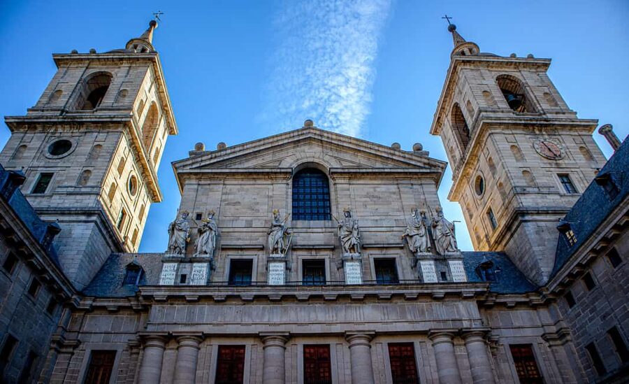 PRIVATE VIP tour: El ESCORIAL Monastery & Palace & Library - Gardens, Trade Houses, and views toward Mount Abantos