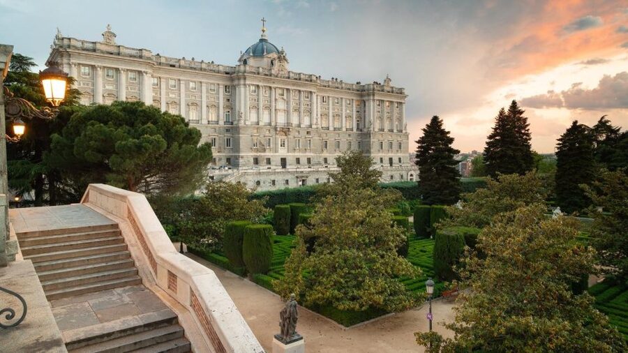 Private Visit to the Royal Palace and Walking Tour of Madrid - Plaza de Oriente and Felipe IV’s equestrian statue