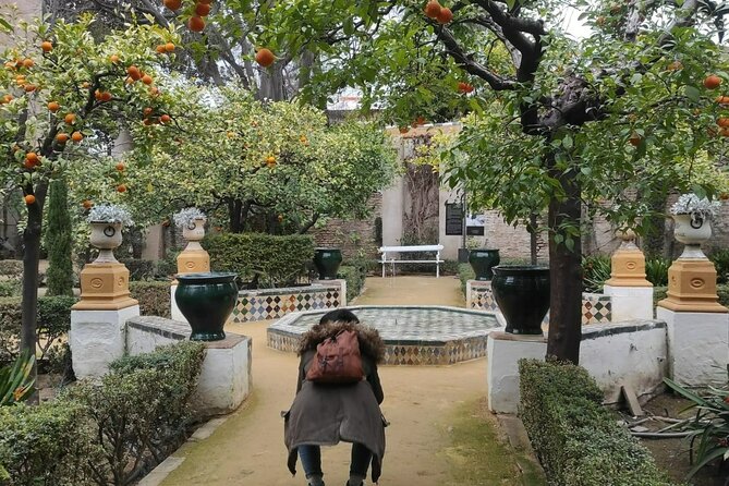 Private Walking Tour Alcazar and Cathedral in Sevilla - Tickets, queues, and meeting details
