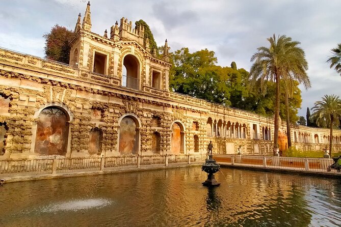 Private Walking Tour Alcazar and Cathedral in Sevilla - Should you book it?