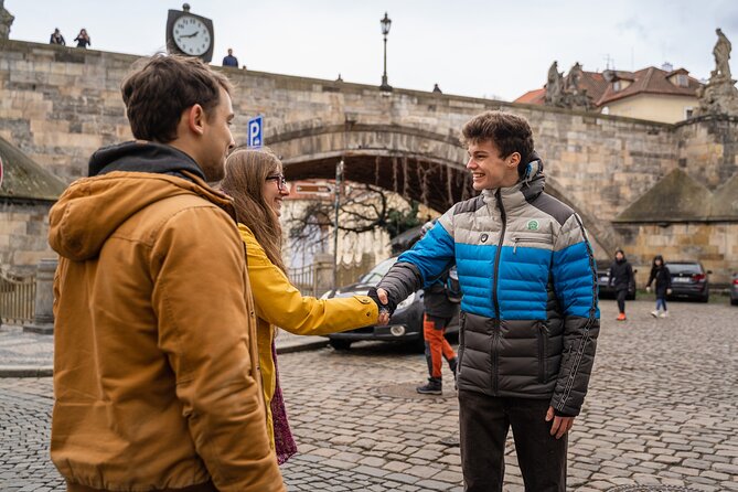 Private Walking tour: From Charles Bridge to Prague Castle - Charles Bridge: the proper starting point