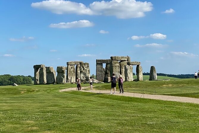 Private Windsor Castle and Stonehenge Day Tour - How much the tour really costs