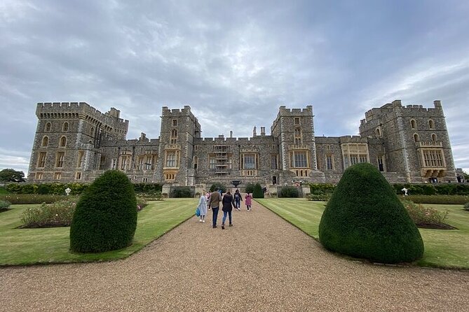 Private Windsor Castle and Stonehenge Day Tour - Who should book this day?