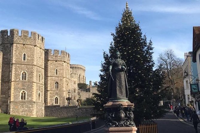 Private Windsor Castle, Stonehenge, The City of Bath Day Tour - The guide can make or break the long day