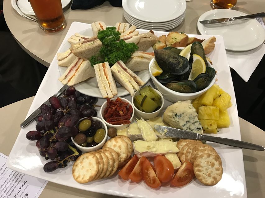 Progressive Wine & Gourmet Trail from Blenheim or Picton - Lunch is the main food pause