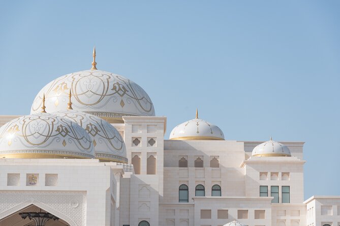 Qasr Al Watan Presidential Palace Abu Dhabi Ticket - Entering the palace and taking in the scale