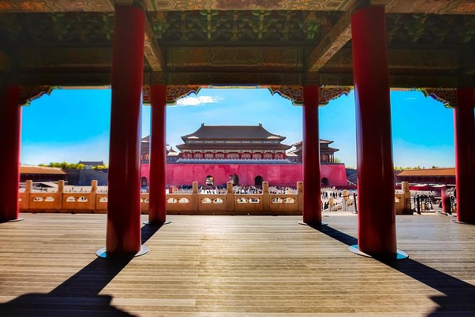 Quality Coach Day Tour to Tiananmen Square and Forbidden City plus Badaling Great Wall - What the guide and group setup mean