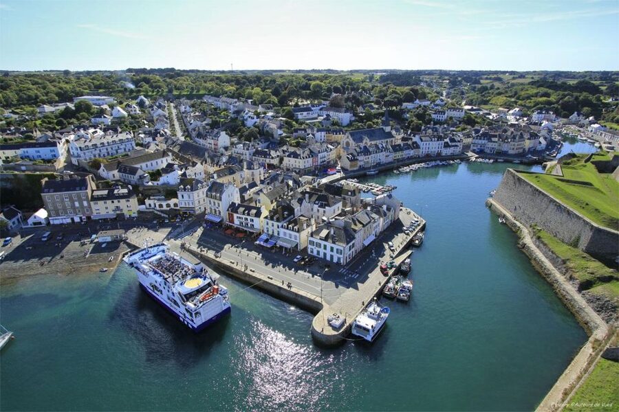 Quiberon: Ferry tickets from/to Belle-Île-en-Mer, Le Palais - What the ferry fare includes, and what it does not