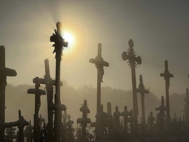 Riga-Vilnius:Rundale palace/Hill of Crosses/Medieval Kernave - How the private driver arrangement works