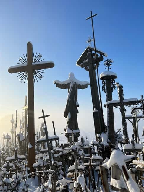 Riga-Vilnius:Rundale palace/Hill of Crosses/Medieval Kernave - Hill of Crosses: a sacred place that needs quiet attention