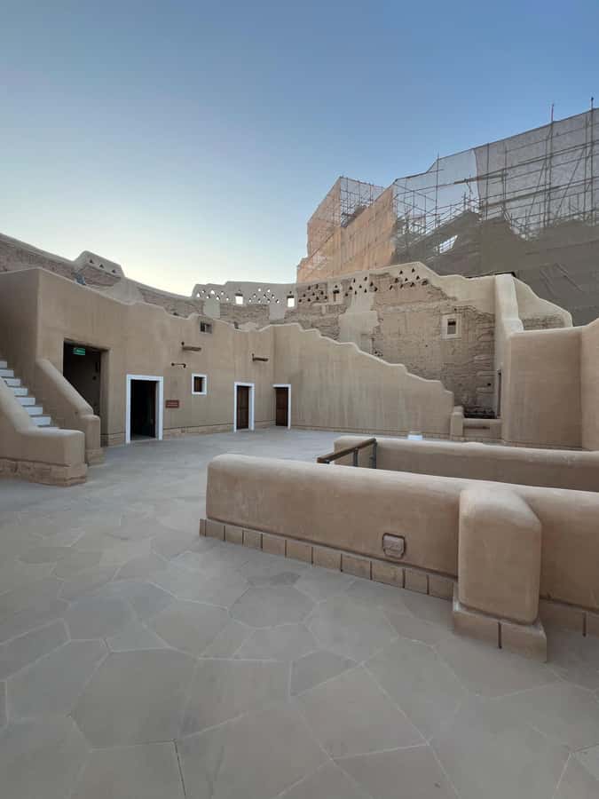 Riyadh: Masmak Fort, Souq AlZal, and Murabba Palace Tour - Najdi Village: a meal with a local cooking focus