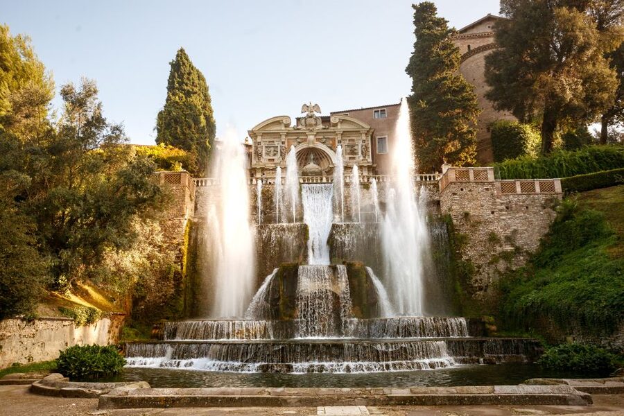 Rome: Hadrian's Villa and Villa d'Este Half-Day Tour - The guide and language options