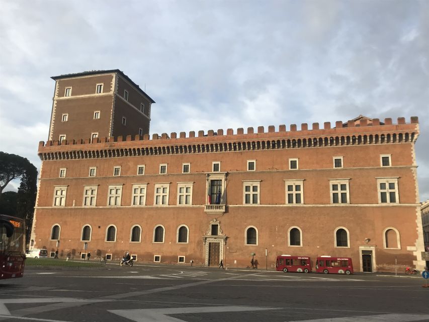 Rome: Palazzo Venezia Reserved Entrance with Museum - Should you book Palazzo Venezia and Vittoriano?