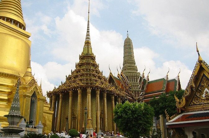 Royal Grand Palace And Wat Pho - Timing, transport, and the pace of the morning