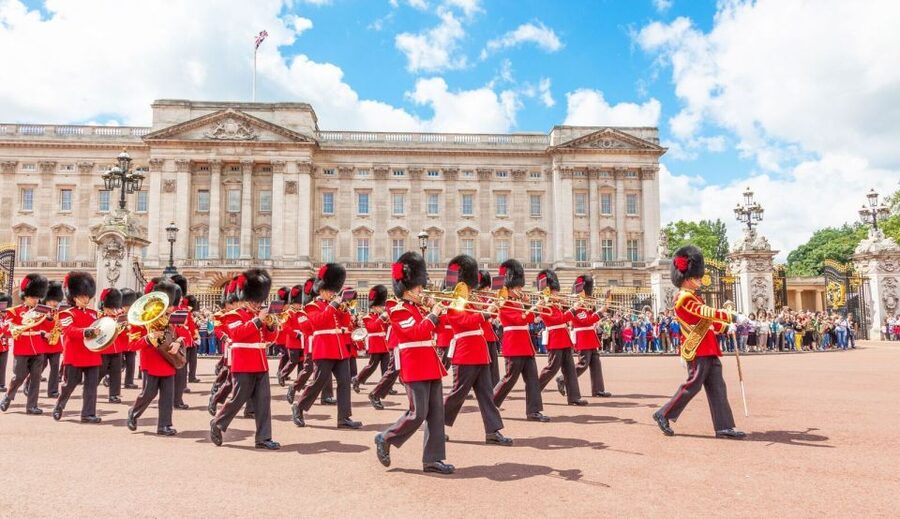Royal London Tour incl Buckingham Palace & Changing of Guard - What the panoramic coach tour adds