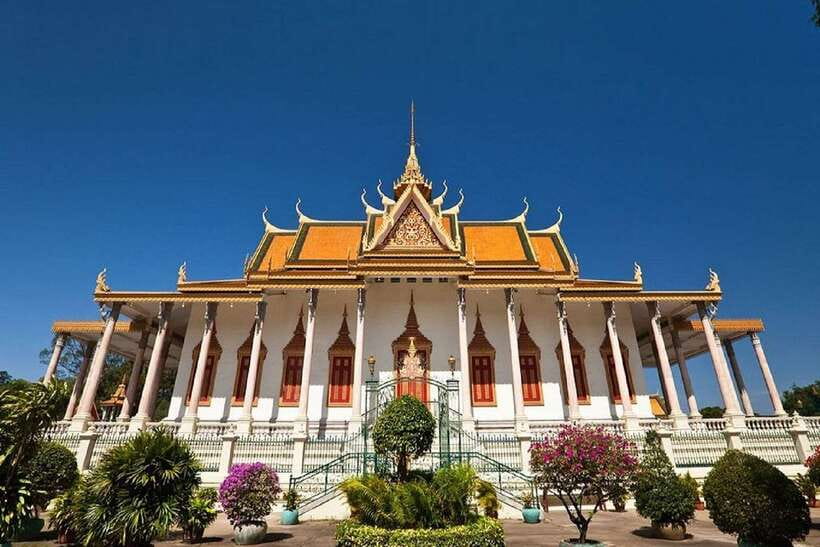 Royal Palace, National Museum & Wat Phnom with Private tour - The National Museum’s Khmer art collection