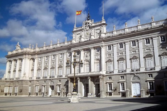 Royal Palace of Madrid Early Entrance Tour Skip-The-Line Ticket - Why the early start matters at Madrid’s palace
