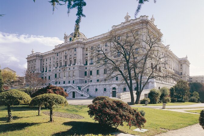 Royal Palace of Madrid Early Entrance Tour Skip-The-Line Ticket - Paintings, porcelain, violins, and royal furnishings