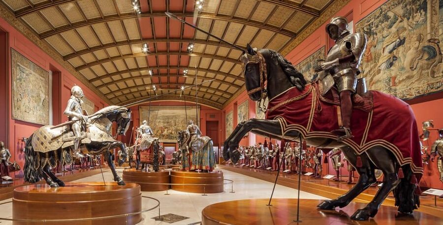 Royal Palace of Madrid Guided Tour Small Group or Private - The grand rooms and the royal route