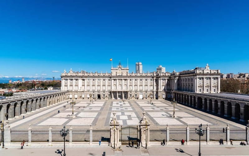 Royal Palace of Madrid: Private tour with entrance included - What $717 means for your group