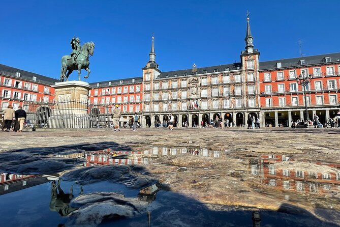 Royal Palace of Madrid Small Group Skip the Line Ticket - Why the walk to the palace matters