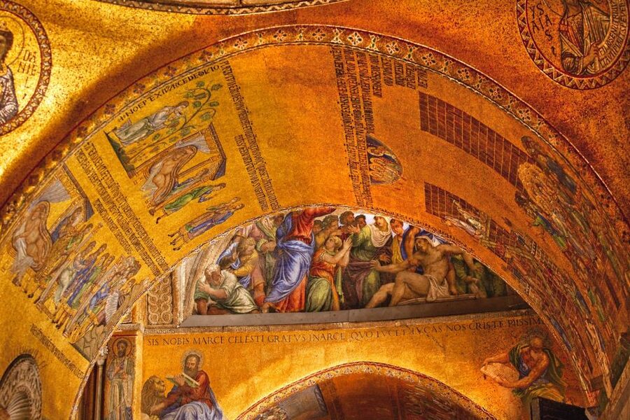 Saint Mark's and Doge's Palace: VIP After Hours Tour - Crossing the Bridge of Sighs