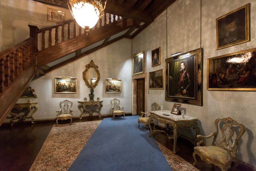Salamanca: Monterrey Palace Audio-Guided Tour - The Longer Route Through Kitchens and Servants’ Rooms