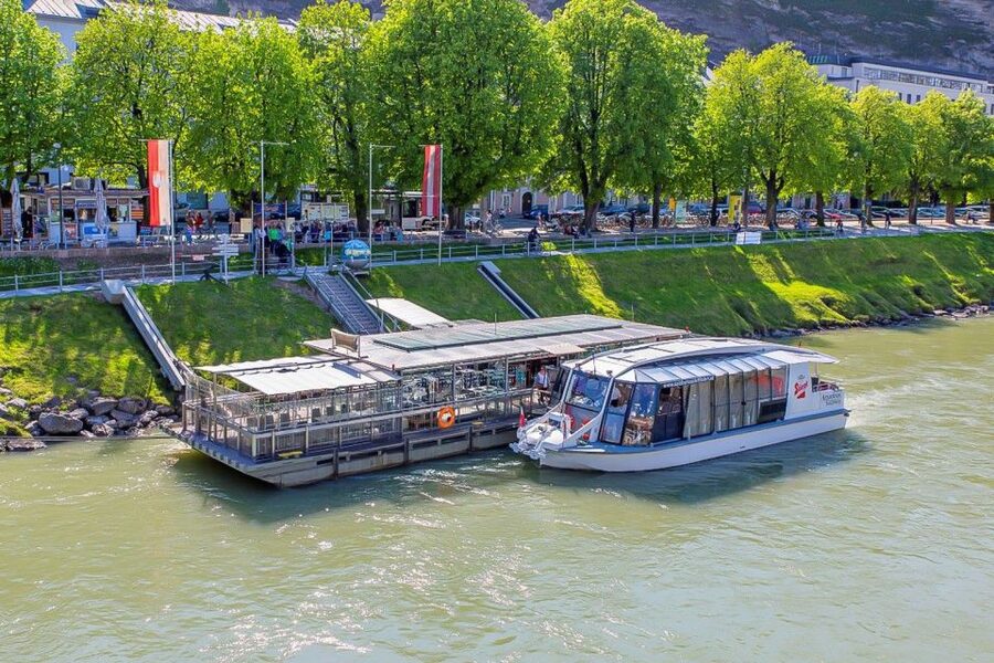 Salzburg: Boat Ride to Hellbrunn and Palace Visit - The double-decker ride to Hellbrunn