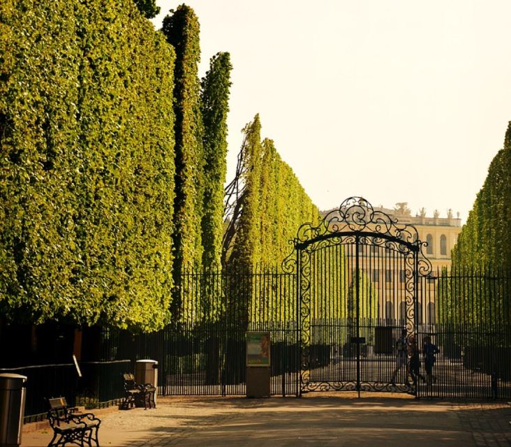 Schönbrunn Grand Tour : Private Skip-the-Line Walking Tour - Maria Theresia, Franz Stephan, and the older court