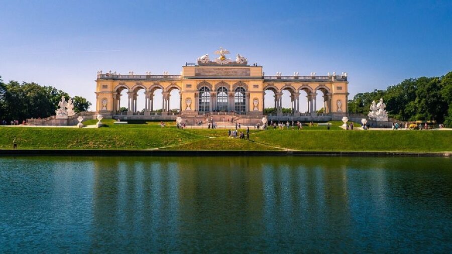 Schönbrunn Grand Tour : Private Skip-the-Line Walking Tour - How the $212 price works for your group