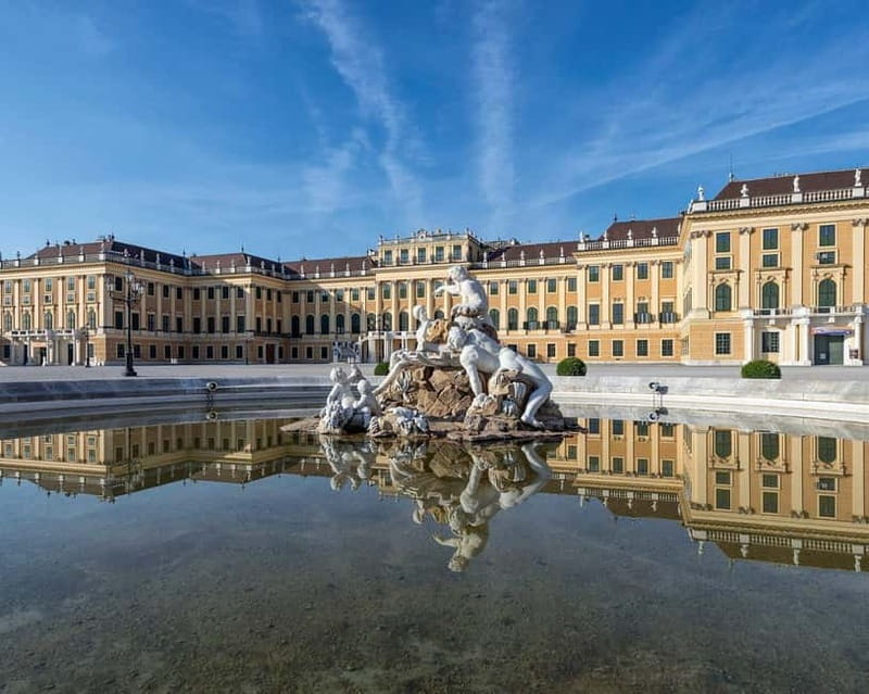 Schönbrunn Palace: Exclusive Ticket after the opening hours - Finding the meeting point inside the palace