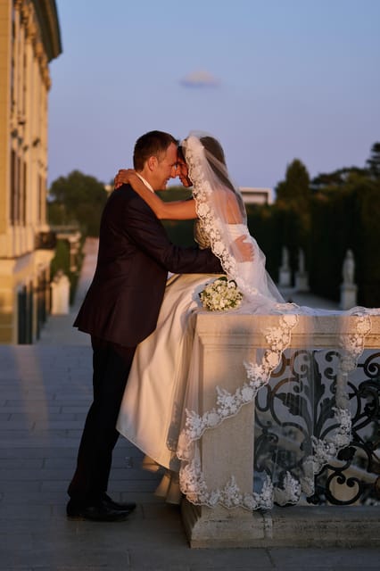 Schönbrunn Palace Private Photoshooting tour - The Gloriette: a strong final frame