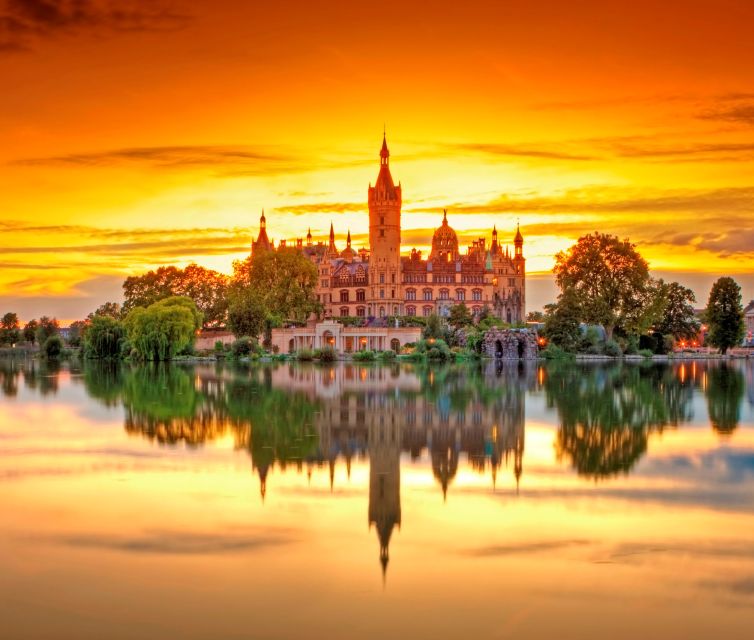 Schwerin: City Highlights Guided Tour - Why this short walk works in Schwerin