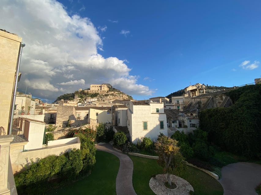 Scicli - Bonelli Patané Palace: exclusive private tour - Period frescoes and the value of a guided explanation